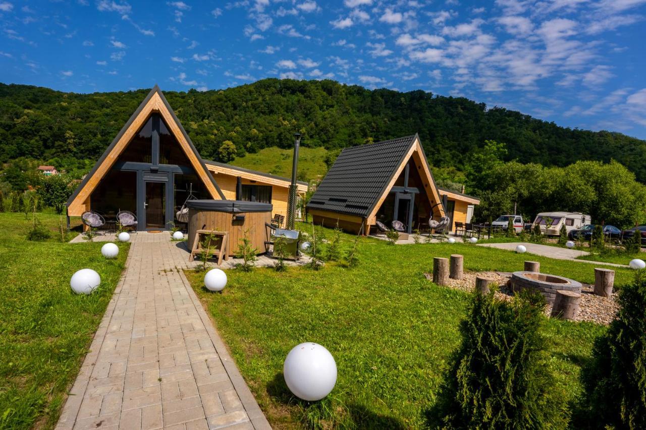 ホテル Ungefug A-Frame シギショアラ エクステリア 写真
