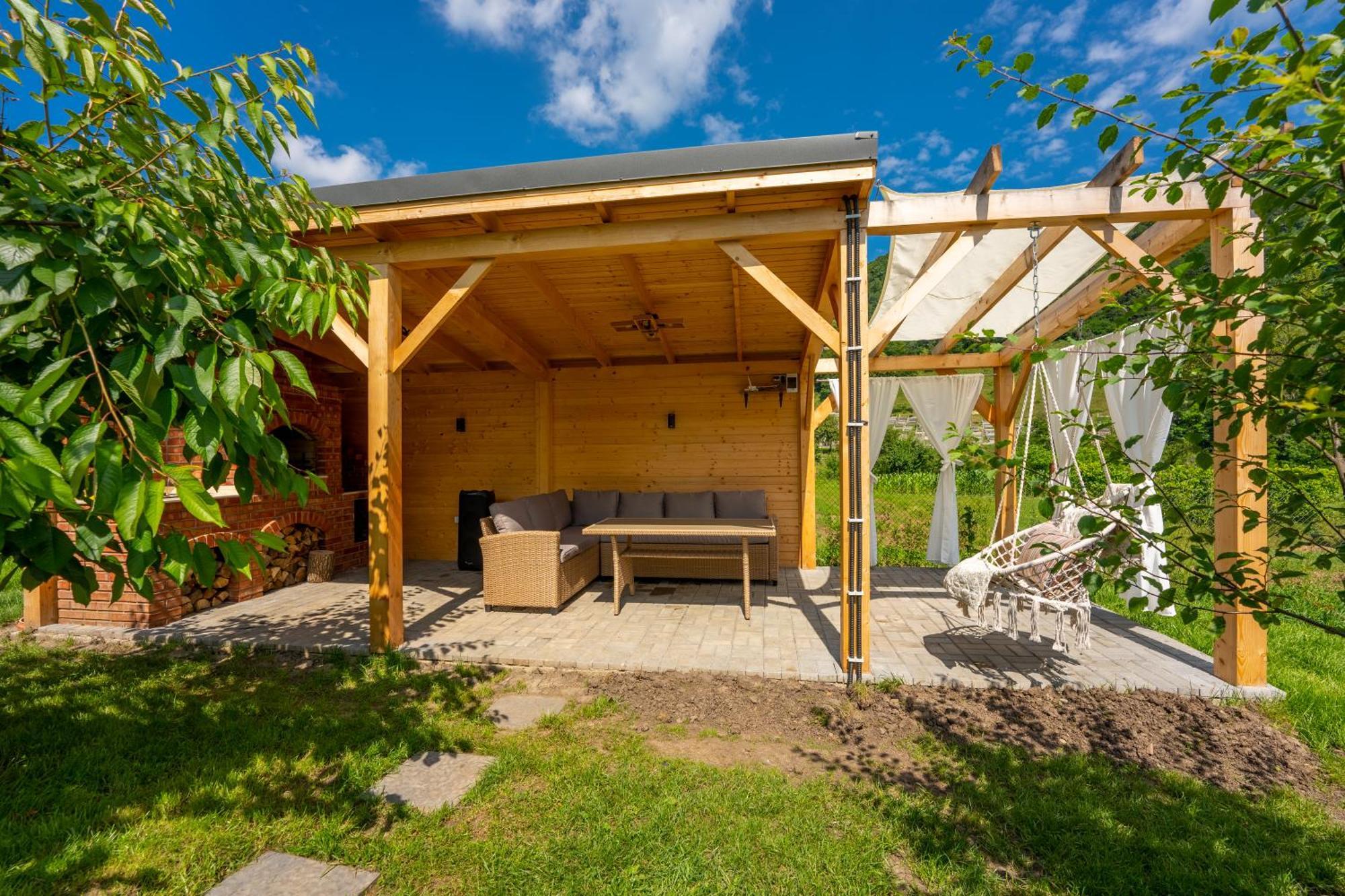 ホテル Ungefug A-Frame シギショアラ エクステリア 写真